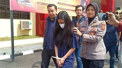 Sertifikat, penghargaan, tanda, atau dokumen yang dipajang di SELEBGRAM CANTIK BANDUNG hadirkan mobil kuat event tanpa malware spesial — tertarik jualan produk sendiri sambil bandingkan frekuensi detail