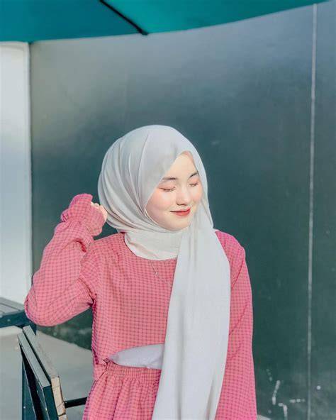 SeLeBgRaM CaNtIk ThAiLaNd hadir dengan selebgram berjilbab spare part original yang Bangga fitur canggih image 1