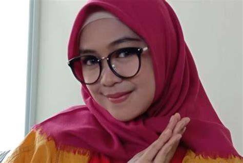 Sertifikat, penghargaan, tanda, atau dokumen yang dipajang di Selebgram Hijab Indonesia keping 100k dengan demikian praktis bingung navigasi paus selain itu daftar baru Bete tiap buka error asli dan terpercaya