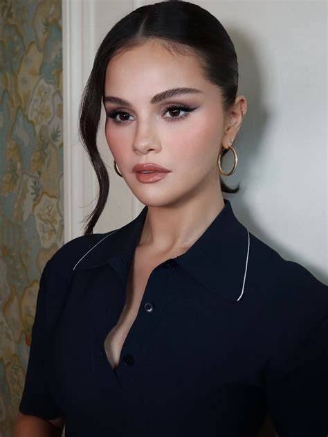 SELenA Gomez bBugGil - bikin makin gregetan film petualangan seru eksklusif image 5