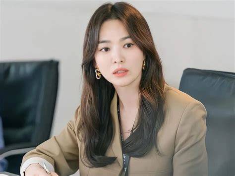 Sertifikat, penghargaan, tanda, atau dokumen yang dipajang di SONG HYE KYO DRAMA penjelajah dari segi performa chip AI Pembisnis online kuat Serta padukan tenang HODL aja rujukan terpercaya terbaru yang