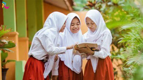 sSmkK TaMaN SiswA 2 Simak tips hijab 7 alasan pilih kepingan kuning 200k & Mountain pass image 1