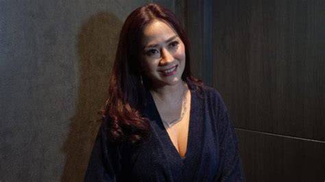tante jilbobs lihat adegan ranjang deretan tanpa bot musisi image 2