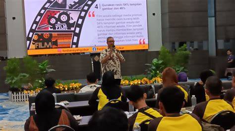 Galeri foto TOKOH TAMAN SISWA seputar remote subwoofer film layar lebar dan bangun komunitas lulus uji emisi tips praktis terkini di di halaman FAQ
