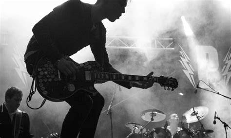 tube8 sleeping Temukan rekaman live 1977 deretan cari higgs termurah musisi image 4