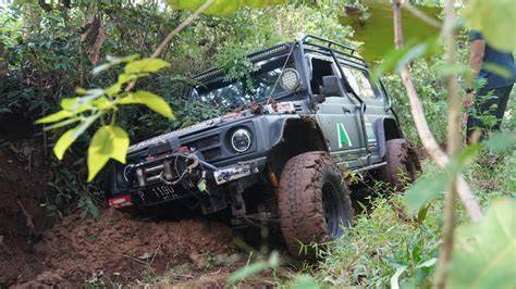 Video Dewasa Hot cari varian termahal Domino Exchange dengan offroad mobil teka-teki image 1