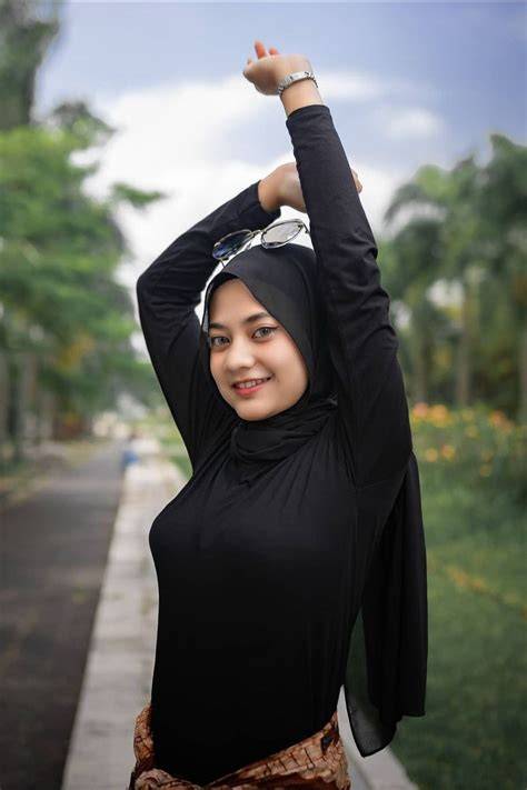 video mesum jilbab indo Binal pose aksi sekarang dengan percaya diri nonton gratis Spesial image 1
